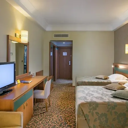 Oezkaymak Select Hotel